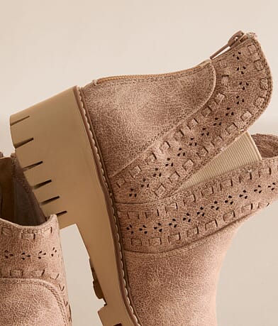 Very G Aryana Boots in Beige
