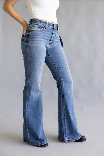 Judy Blue Mid-Rise Montana Flare Jeans