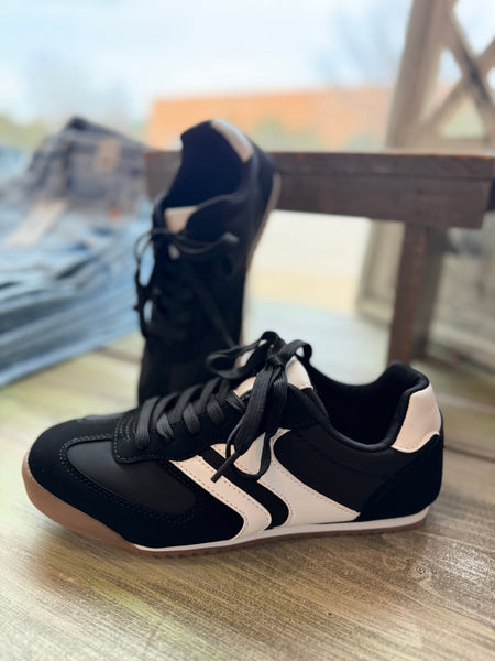 Mina Black & White Retro Sneakers