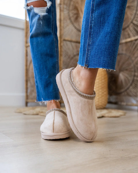 Very G Slippers in Cream