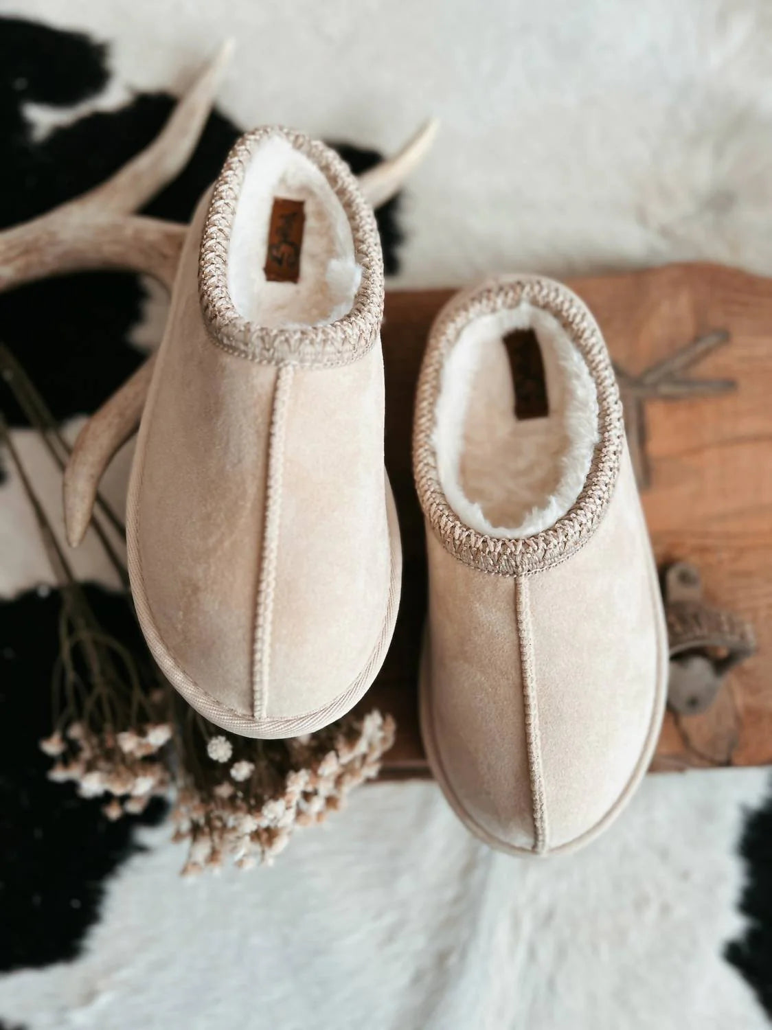 Very G Slippers in Cream