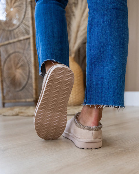 Very G Slippers in Cream