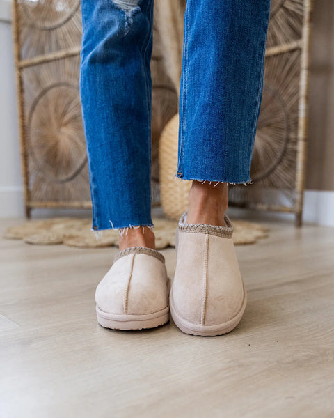 Very G Slippers in Cream