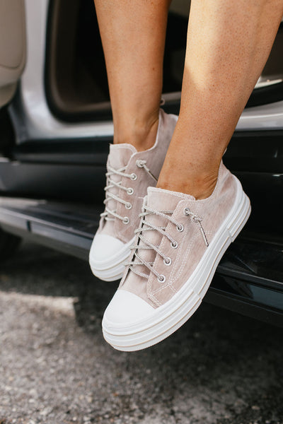 Very G Sneakers in Nude Velvet