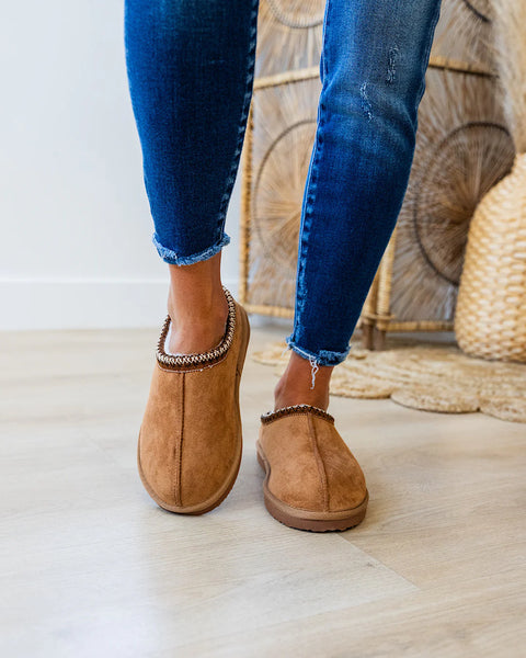 Very G Slippers in Tan
