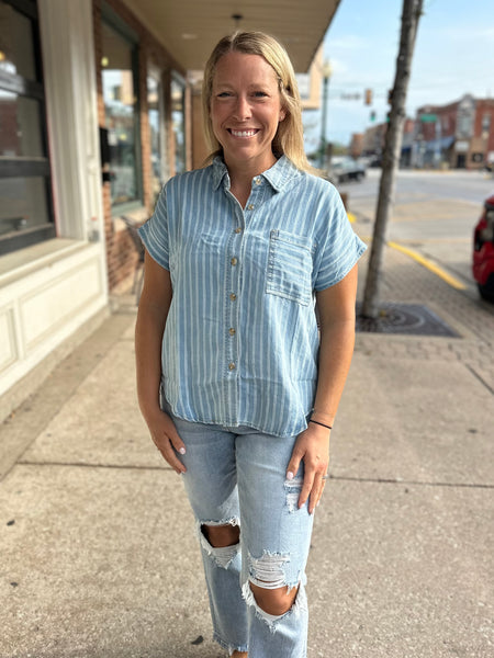 Stripe Chambray Short Sleeve Button Down Shirt