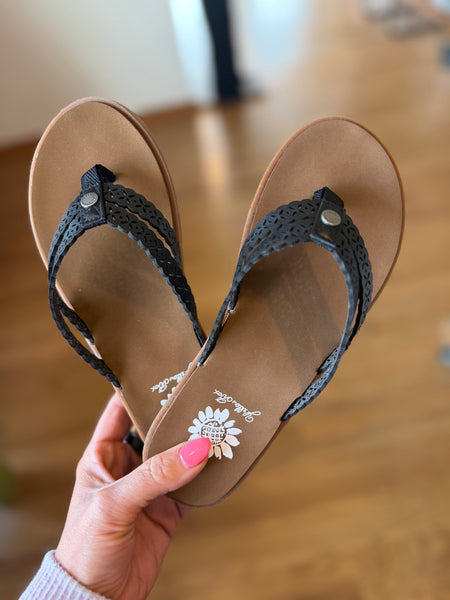Yellow Box Fawn Black Sandals