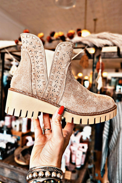 Very G Aryana Boots in Beige