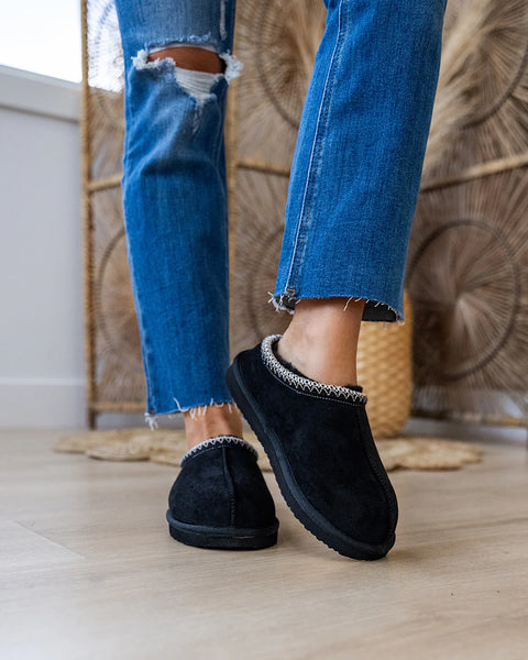 Very G Slippers in Black