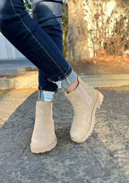 Beige Paden Chelsea Boots