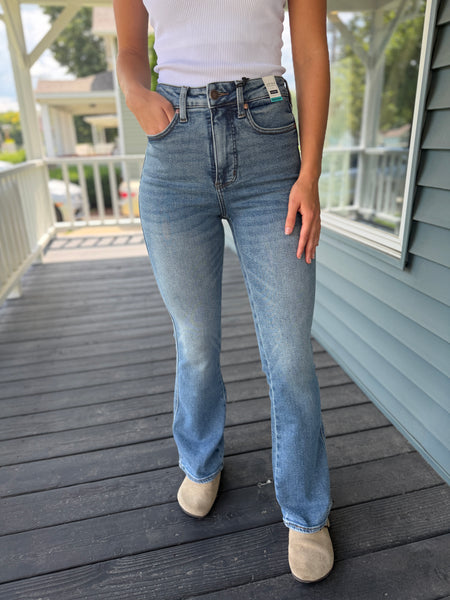 3 INSEAMS - Judy Blue Daisy High-Rise Tummy Control Bootcut Classic Indigo