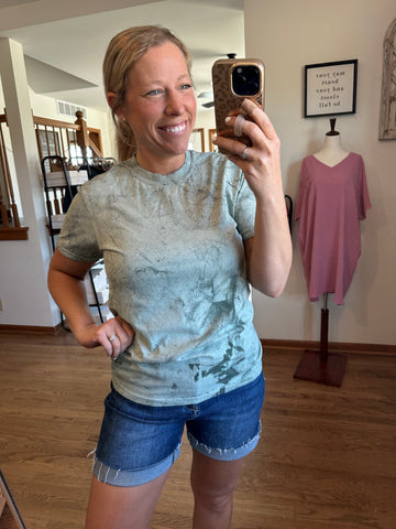 Color Blast Tee in Fern