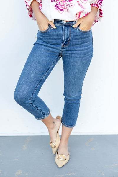 Judy Blue Mid-Rise Capris