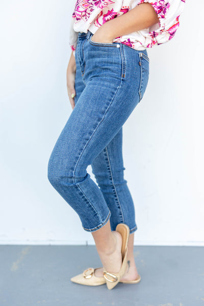 Judy Blue Mid-Rise Capris