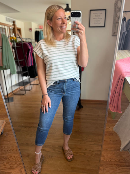 Judy Blue Mid-Rise Capris