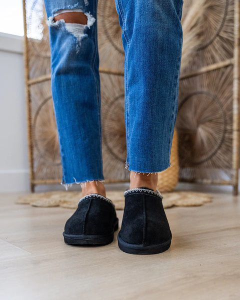 Very G Slippers in Black