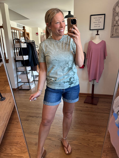 Color Blast Tee in Fern