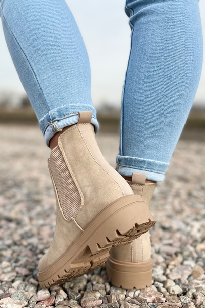 Beige Paden Chelsea Boots