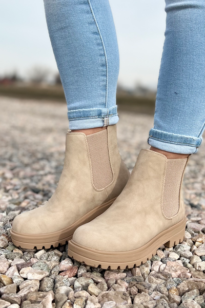 Beige Paden Chelsea Boots