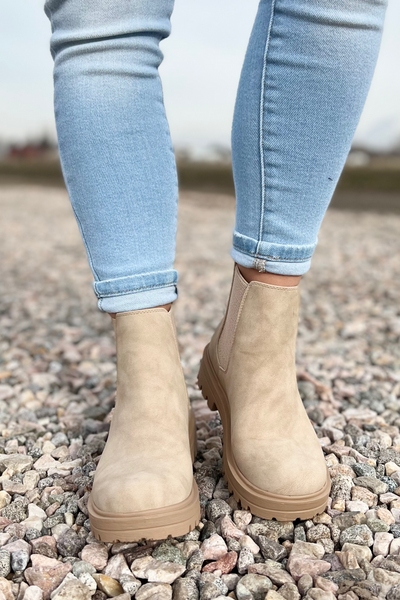 Beige Paden Chelsea Boots