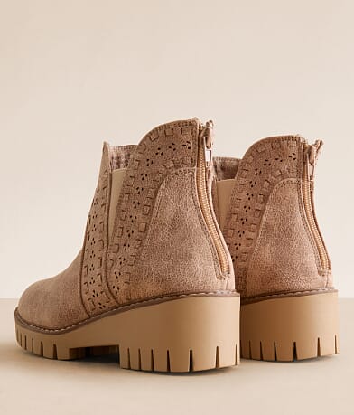 Very G Aryana Boots in Beige