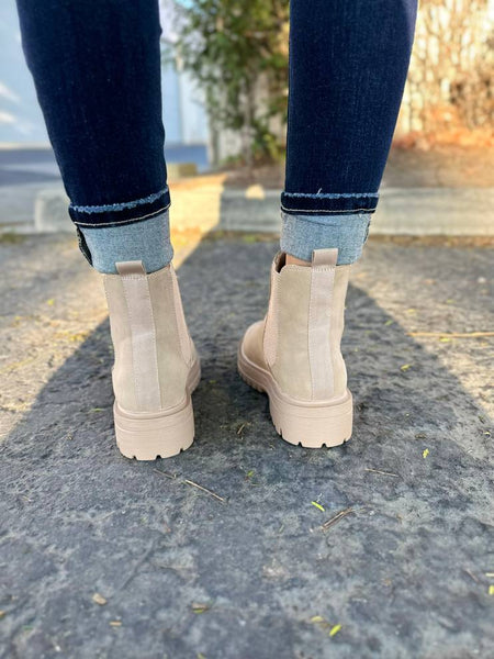 Beige Paden Chelsea Boots