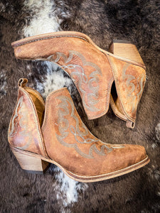 Maisie Stitched Leather Boots in Rich Honey